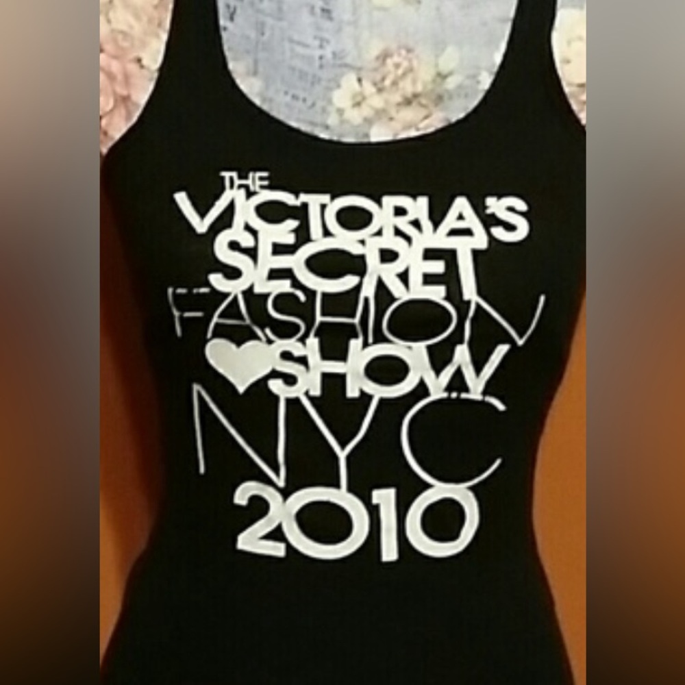 Victoria’s Secret Fashion Show 2010 Tank New Sealed bag